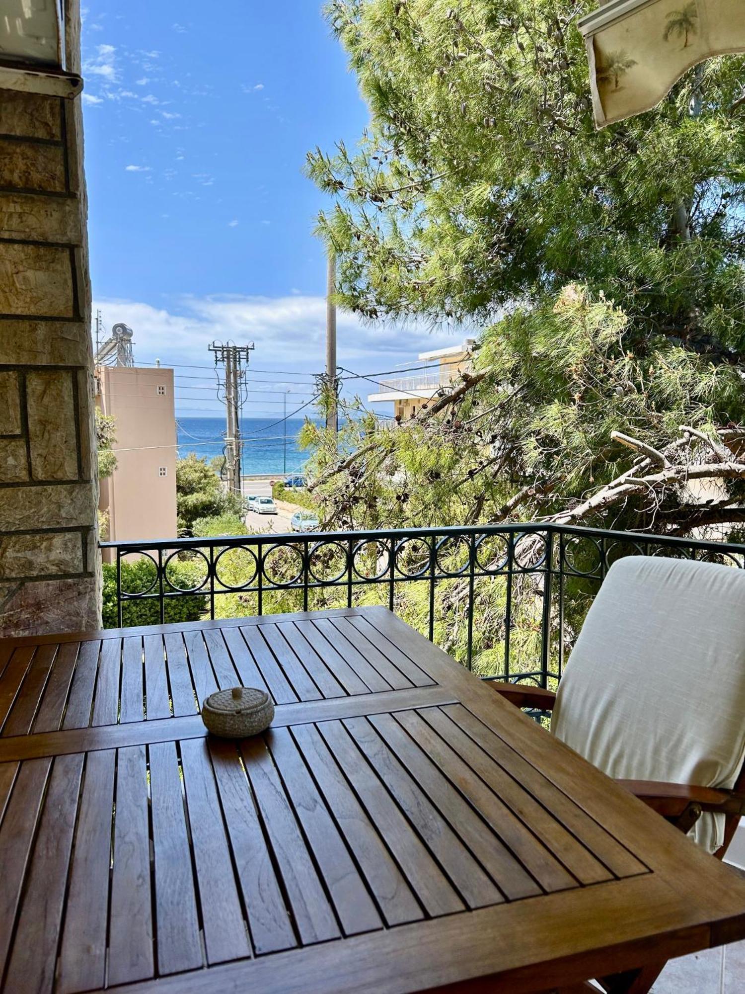 Apartment Sunny Modern Retreat Steps From The Shore Saronida